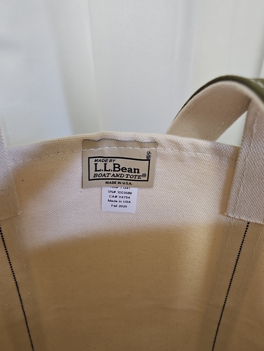 Medium LLBean Boat and Tote With Long Handles - Picture 2 of 5
